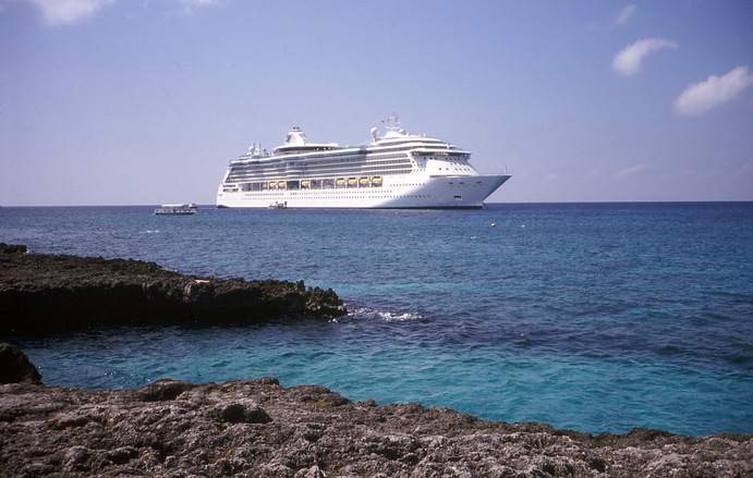 cruise-ship-1403462.jpg